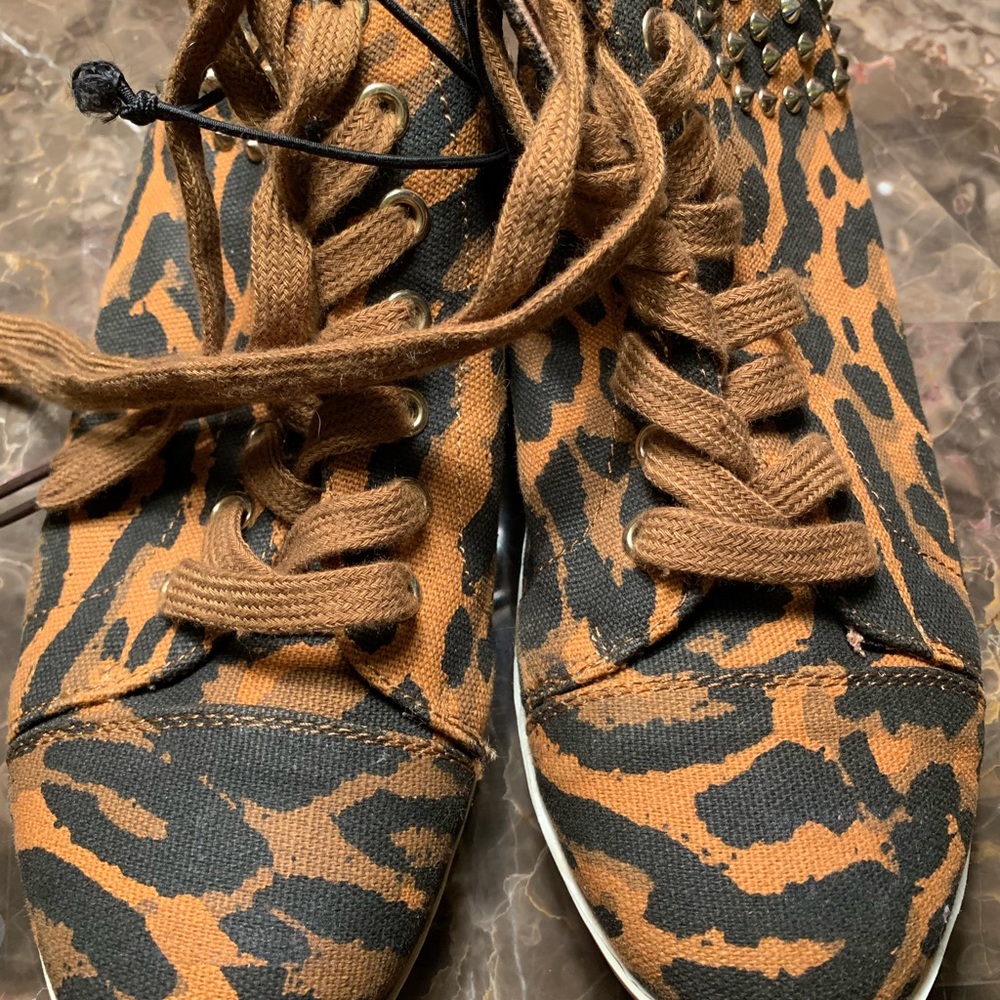 Leopard Shoes - Picture 2 of 6